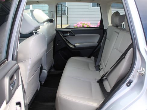 Used 2016 Subaru Forester 2.5i Touring w/ Eyesight & Navigation System AWD/4WD image 13