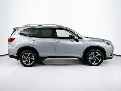 Used 2022 Subaru Forester Touring image 4