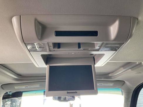 Used 2014 Cadillac Escalade Premium image 12