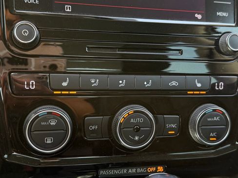 Used 2020 Volkswagen Passat 2.0T SE image 10