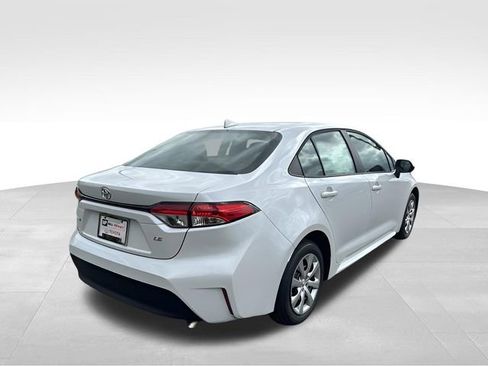Used 2025 Toyota Corolla LE w/ Convenience Package FWD image 8
