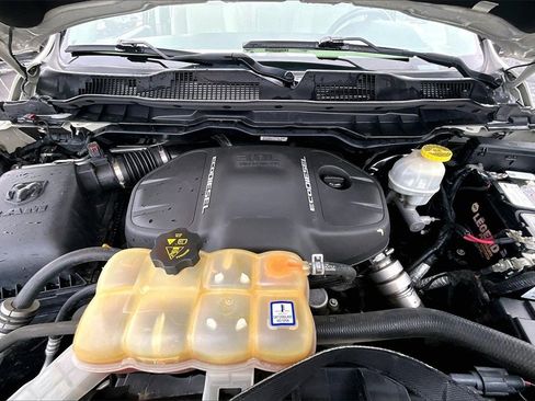 Used 2017 RAM 1500 Laramie w/ Convenience Group image 10