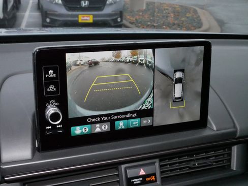 Certified 2025 Honda Pilot TrailSport image 32