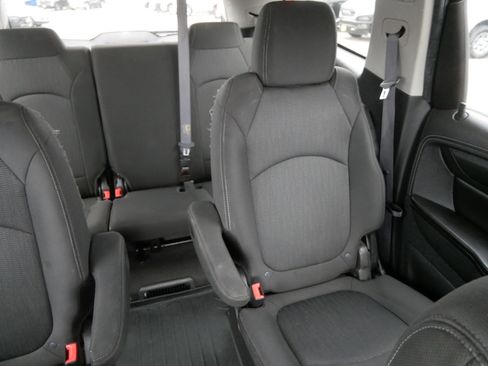 Used 2015 Chevrolet Traverse LT image 14