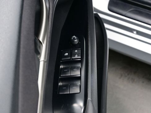 Used 2025 Toyota Camry LE image 10