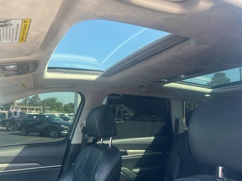 Used 2022 Kia Telluride SX w/ SX Prestige Package AWD/4WD image 11