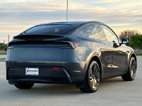 Used 2026 Tesla Model Y 2WD image 8
