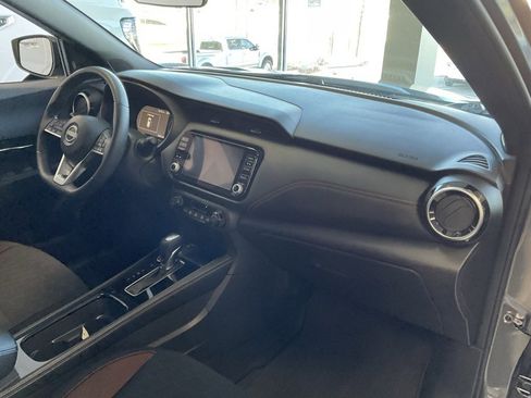 Used 2024 Nissan Kicks SR image 17
