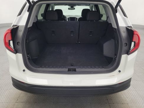 Used 2023 GMC Terrain SLE w/ Driver Convenience Package image 29