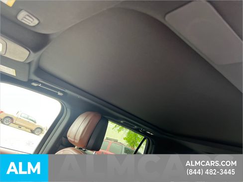 Used 2025 Lincoln Navigator Reserve AWD/4WD image 37