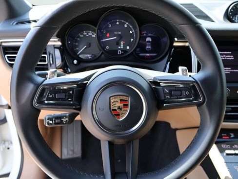 Used 2024 Porsche Macan w/ Premium Plus Package AWD/4WD image 28