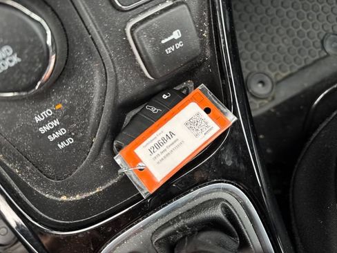 Used 2019 Jeep Compass Latitude AWD/4WD image 27