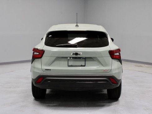 Used 2024 Chevrolet Trax RS w/ Driver Confidence Package FWD image 11