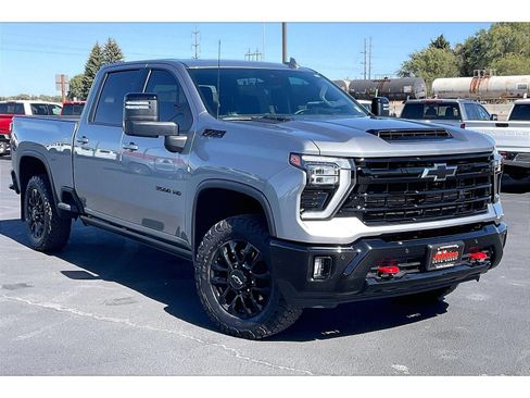 Used 2025 Chevrolet Silverado 3500 LTZ w/ Trail Boss Package AWD/4WD image 2