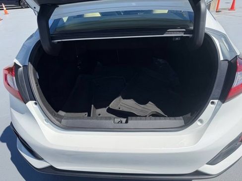 Used 2018 Honda Clarity Plug-In Hybrid image 17