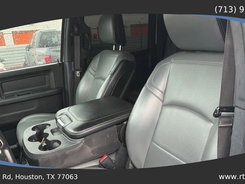 Used 2022 RAM 2500 Tradesman w/ Chrome Appearance Group AWD/4WD image 28