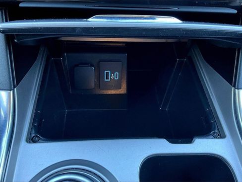 Used 2023 Ford Explorer Limited image 33