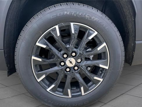 Used 2026 Chevrolet Traverse LT w/ Sun and Wheel Package FWD image 24