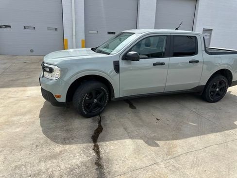 Used 2022 Ford Maverick XL FWD image 2