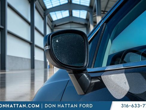 Used 2023 Chrysler Pacifica Touring-L image 29