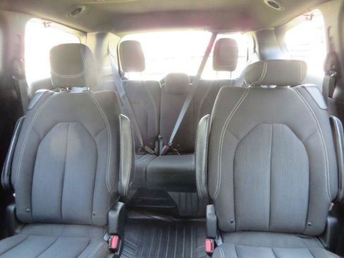 Used 2018 Chrysler Pacifica Touring Plus w/ S Appearance Package FWD image 20