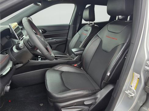 Used 2025 Jeep Compass Trailhawk image 10