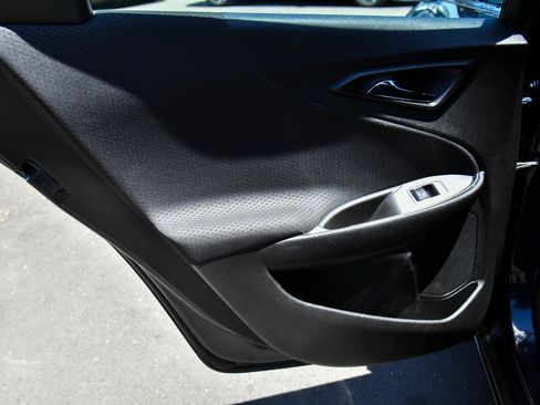 Used 2020 Chevrolet Malibu LT FWD image 33