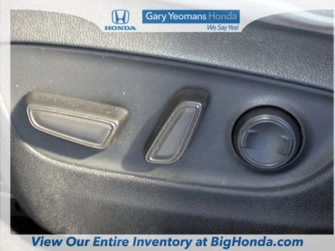 Used 2022 Toyota RAV4 XLE image 22