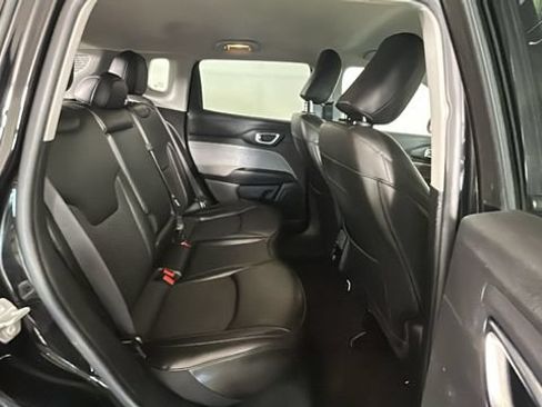 Used 2022 Jeep Compass Latitude FWD image 29