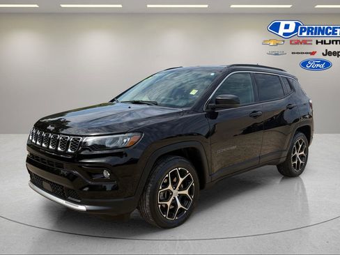 Used 2024 Jeep Compass Limited image 3