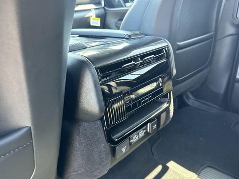 New 2024 Jeep Wagoneer Base w/ Premium Group I image 29