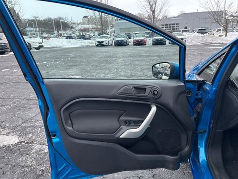 Used 2013 Ford Fiesta SE image 15