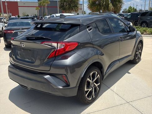 Used 2018 Toyota C-HR XLE FWD image 4