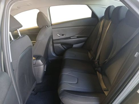 Used 2024 Hyundai Elantra SE FWD image 13