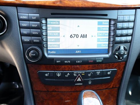 Used 2005 Mercedes-Benz E 500 4MATIC Sedan image 25