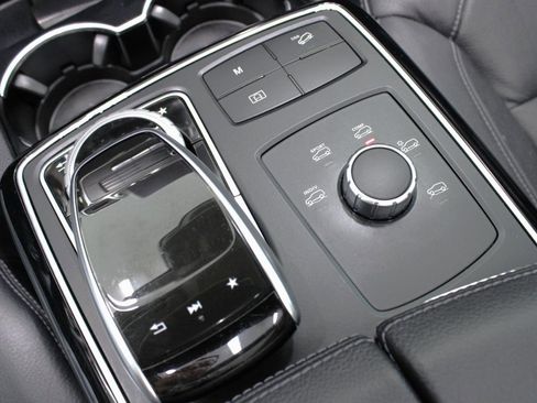 Used 2017 Mercedes-Benz GLE 400 4MATIC image 68