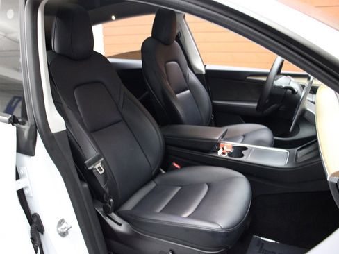 Used 2023 Tesla Model Y Long Range image 42