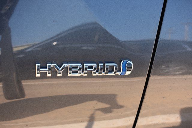Used 2021 Toyota Prius LE FWD image 9