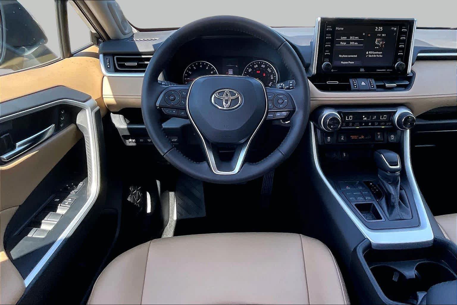 Used 2021 Toyota RAV4 XLE Premium AWD/4WD image 6