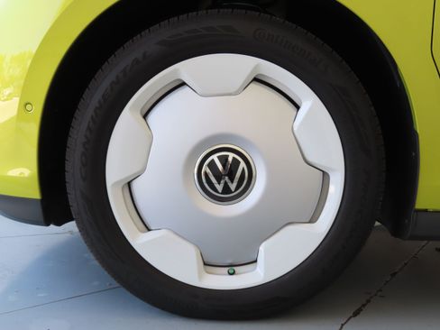 New 2025 Volkswagen ID. Buzz 1st Edition image 27