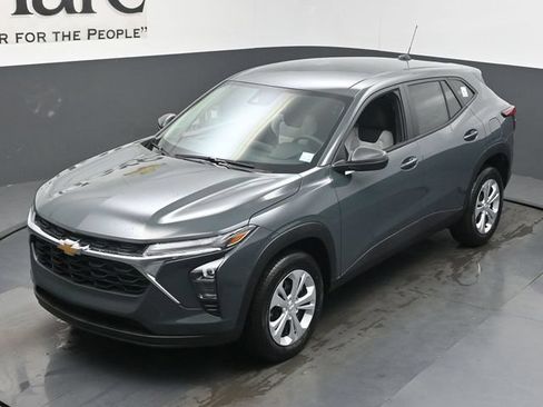 New 2026 Chevrolet Trax LS FWD image 23