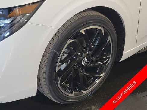 New 2026 Nissan Sentra SR image 7