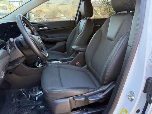 Used 2025 Buick Encore GX Preferred image 30