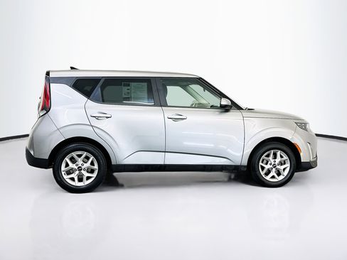 Used 2025 Kia Soul LX w/ LX Technology Package image 10