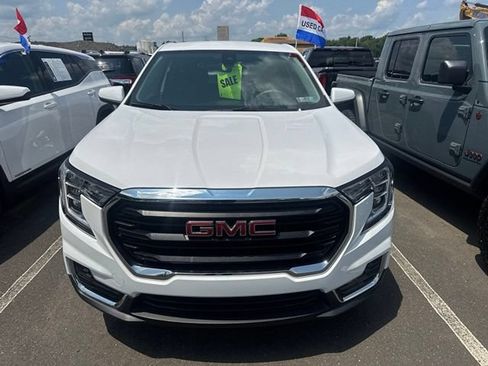 Used 2024 GMC Terrain SLE FWD image 6
