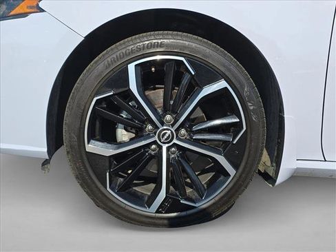 Used 2024 Nissan Altima 2.5 SR w/ SR Premium Package FWD image 24