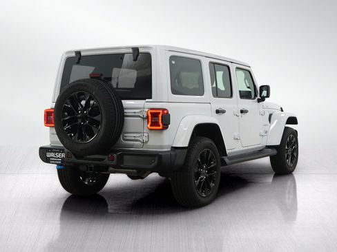 Used 2024 Jeep Wrangler Unlimited Sahara w/ Technology Group AWD/4WD image 5