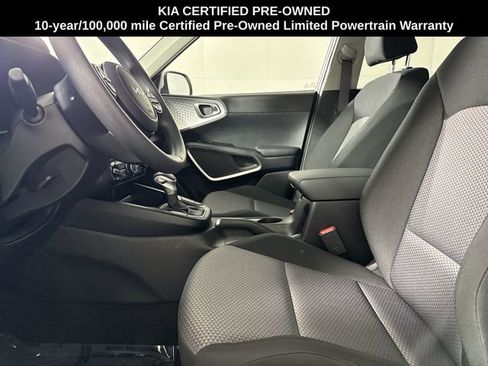 Certified 2025 Kia Soul LX image 4