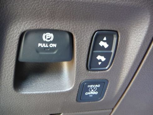 Used 2025 RAM 1500 Limited w/ Bed Utility Group AWD/4WD image 31