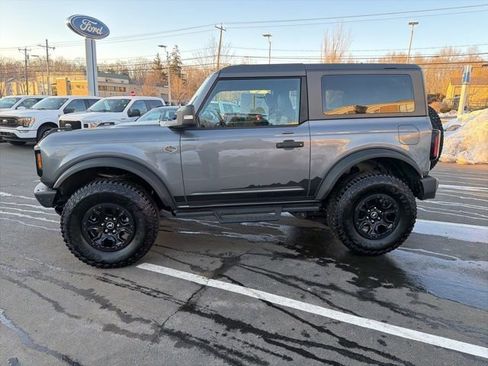 Used 2023 Ford Bronco Wildtrak image 4